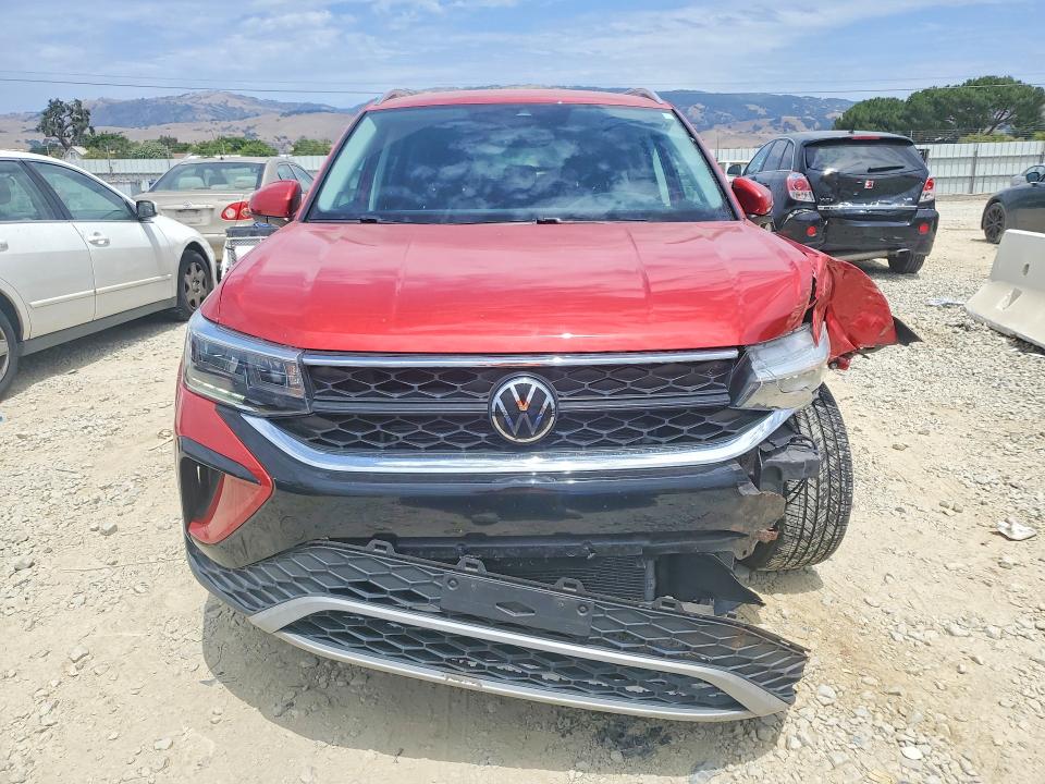 60849586 :رقم المزاد ، 3VVYX7B23NM095391 vin ، 2022 Volkswagen Taos مزاد بيع