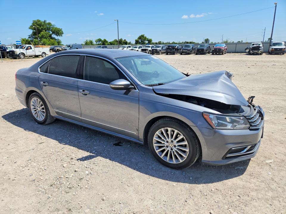 63101136 :رقم المزاد ، 1VWBS7A31GC021370 vin ، 2016 Volkswagen Passat مزاد بيع