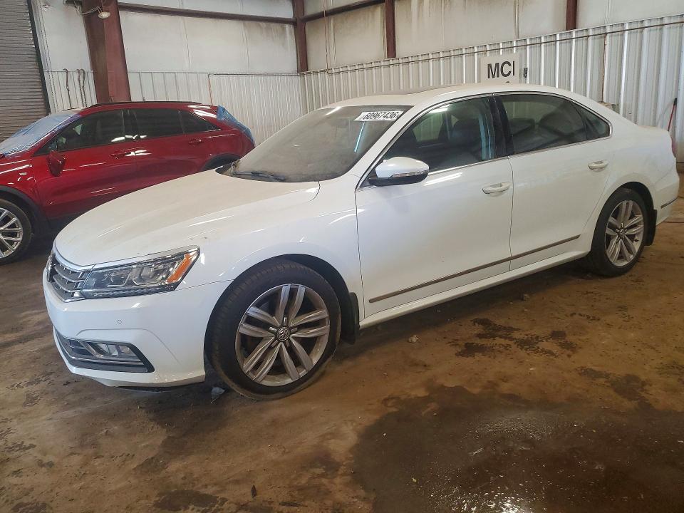 2017 Volkswagen Passat მანქანა იყიდება აუქციონზე, vin: 1VWGT7A31HC011281, აუქციონის ნომერი: 60967436