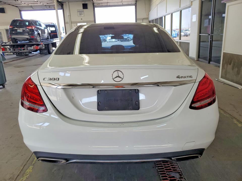 2015 Mercedes-benz C მანქანა იყიდება აუქციონზე, vin: 55SWF4KB7FU082980, აუქციონის ნომერი: 63051946