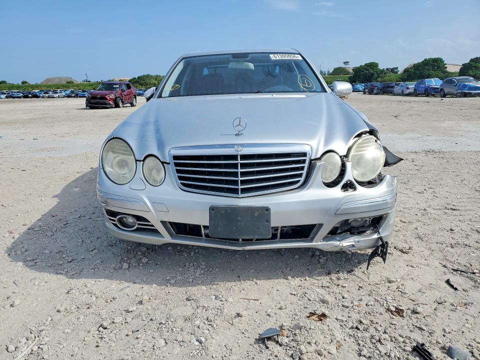 61395956 :رقم المزاد ، WDBUF56X77B114088 vin ، 2007 Mercedes-benz E مزاد بيع