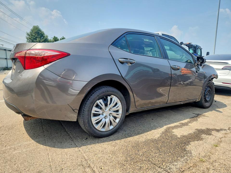 Продаж на аукціоні авто 2018 Toyota Corolla, vin: 2T1BURHE1JC006639, номер лоту: 61413756