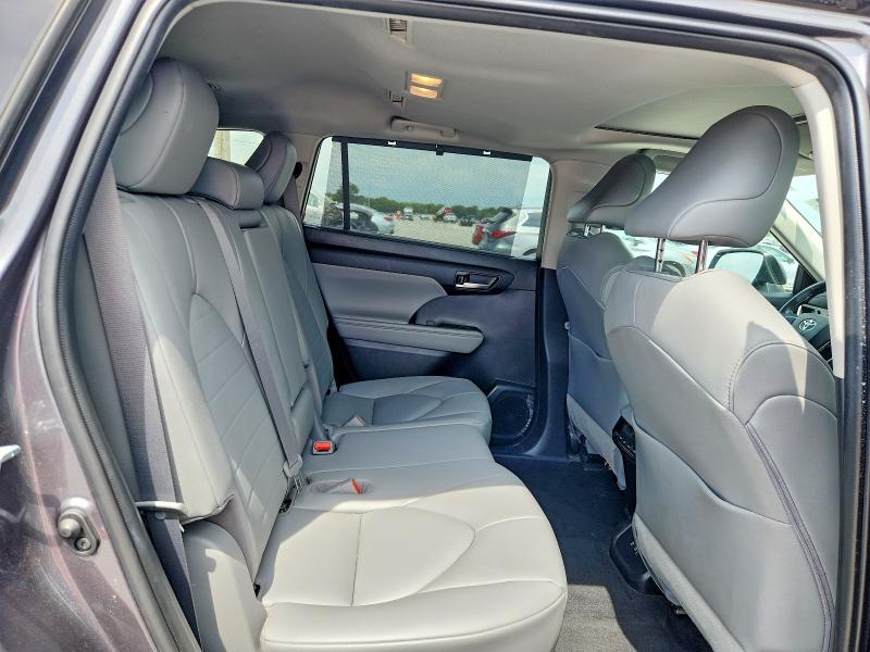2021 Toyota Highlander მანქანა იყიდება აუქციონზე, vin: 5TDGBRCH5MS033643, აუქციონის ნომერი: 61610866