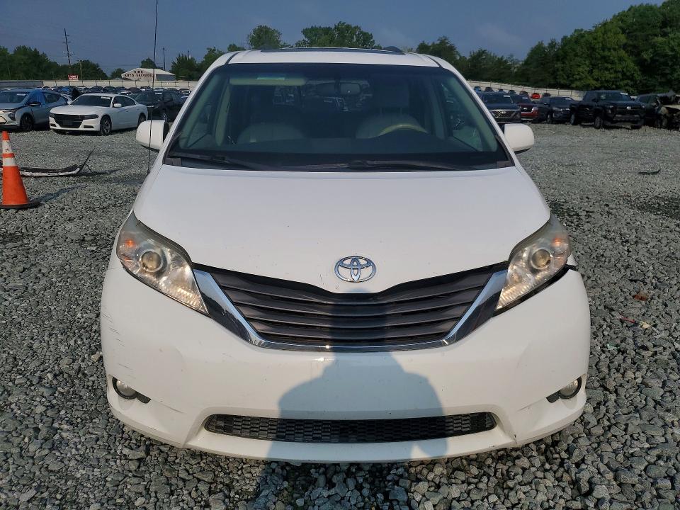 Продаж на аукціоні авто 2011 Toyota Sienna, vin: 5TDYK3DC9BS041357, номер лоту: 62099026
