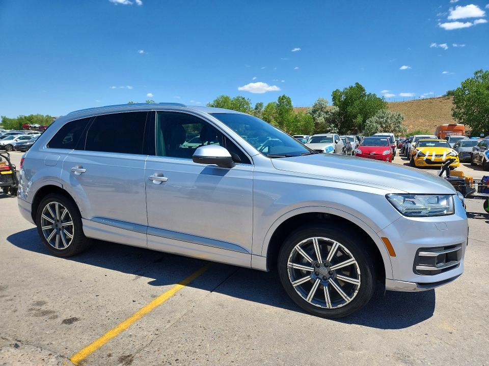 Продаж на аукціоні авто 2017 Audi Q7, vin: WA1LAAF74HD011330, номер лоту: 61891296