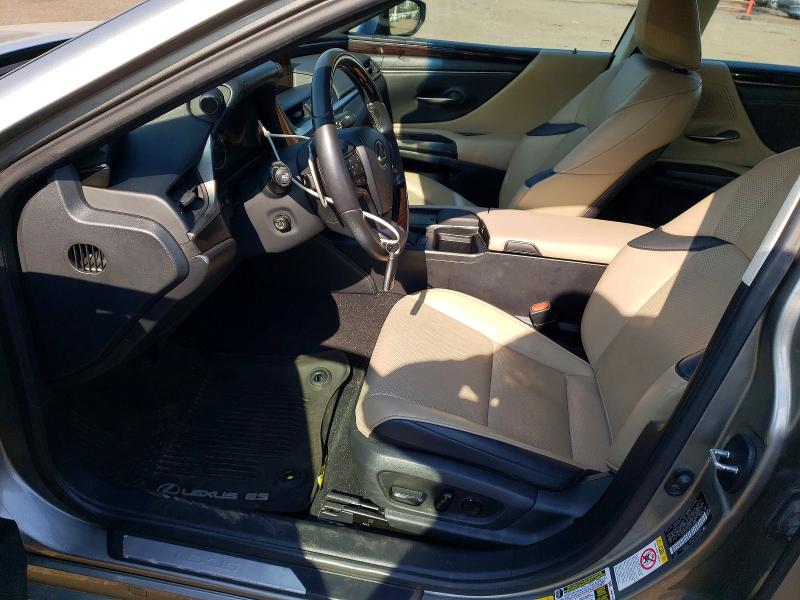 60743566 :رقم المزاد ، 58ABZ1B17KU041848 vin ، 2019 Lexus Es مزاد بيع