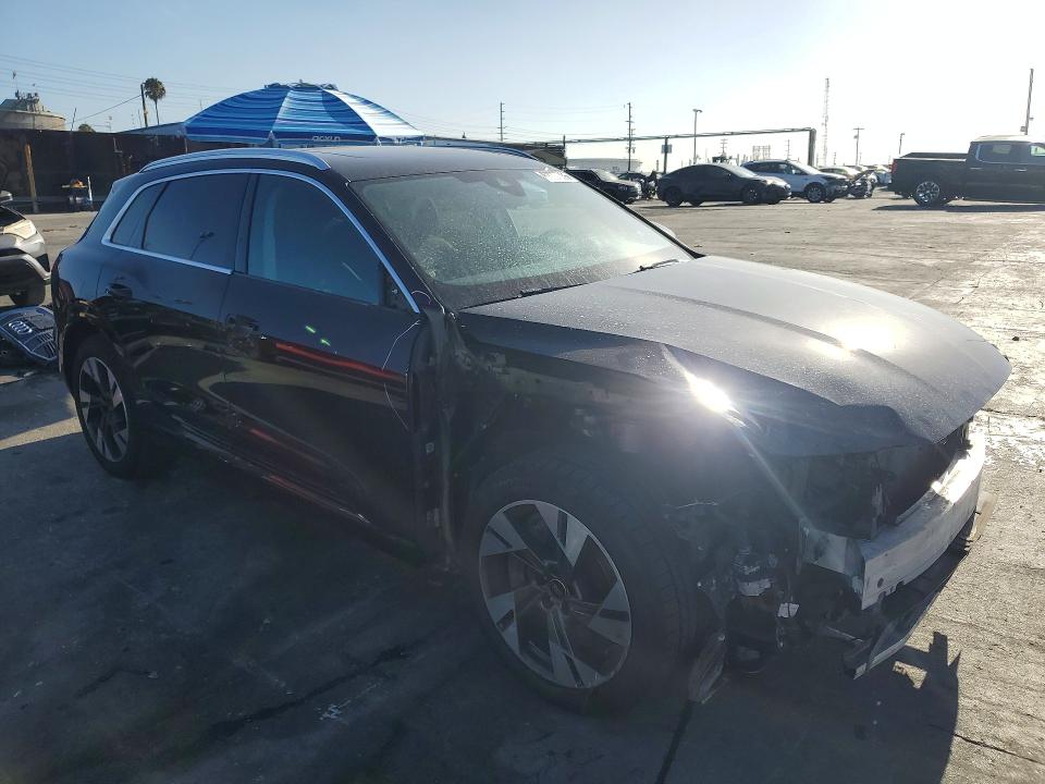 2022 Audi E-tron მანქანა იყიდება აუქციონზე, vin: WA1AAAGE0NB020148, აუქციონის ნომერი: 62237056
