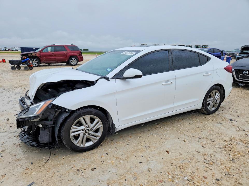 61075686 :رقم المزاد ، 5NPD84LF4KH455036 vin ، 2019 Hyundai Elantra مزاد بيع