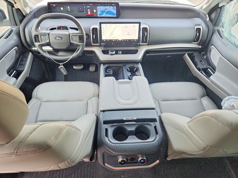 2025 Ford Expedition მანქანა იყიდება აუქციონზე, vin: 1FMJU1H83SEA20060, აუქციონის ნომერი: 61980916