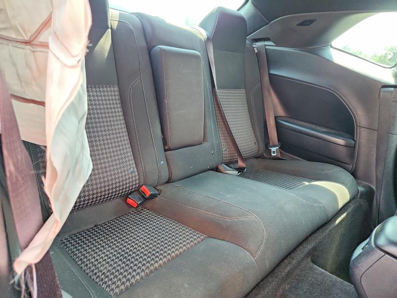 62892396 :رقم المزاد ، 2C3CDZAG5FH701059 vin ، 2015 Dodge Challenger مزاد بيع