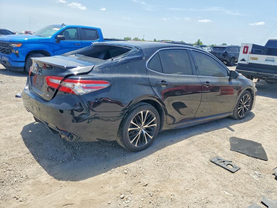 63373396 :رقم المزاد ، 4T1B11HK9JU158344 vin ، 2018 Toyota Camry مزاد بيع
