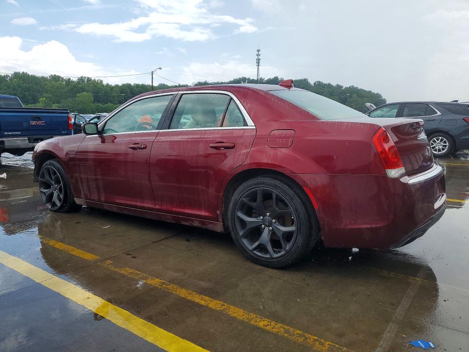59332376 :رقم المزاد ، 2C3CCAAG9JH117339 vin ، 2018 Chrysler 300 مزاد بيع
