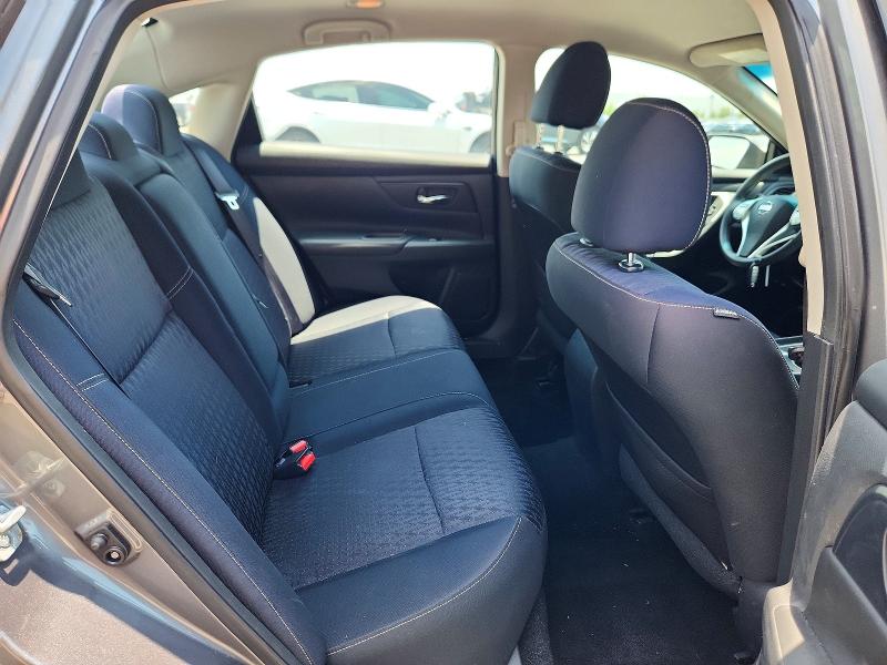 Продажа на аукционе авто 2017 Nissan Altima, vin: 1N4AL3APXHC225843, номер лота: 61903946