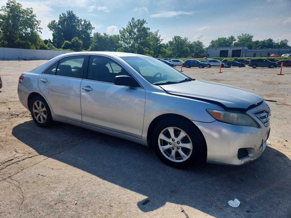2011 Toyota Camry მანქანა იყიდება აუქციონზე, vin: 4T1BF3EK5BU697806, აუქციონის ნომერი: 59984726