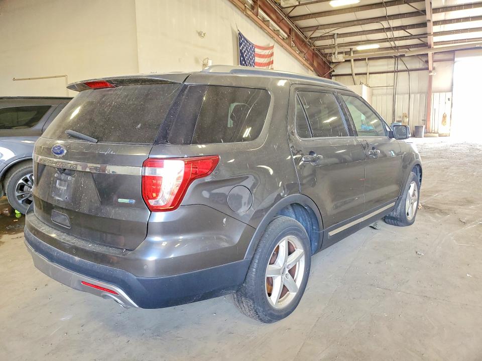 62270206 :رقم المزاد ، 1FM5K8D82GGA33965 vin ، 2016 Ford Explorer مزاد بيع