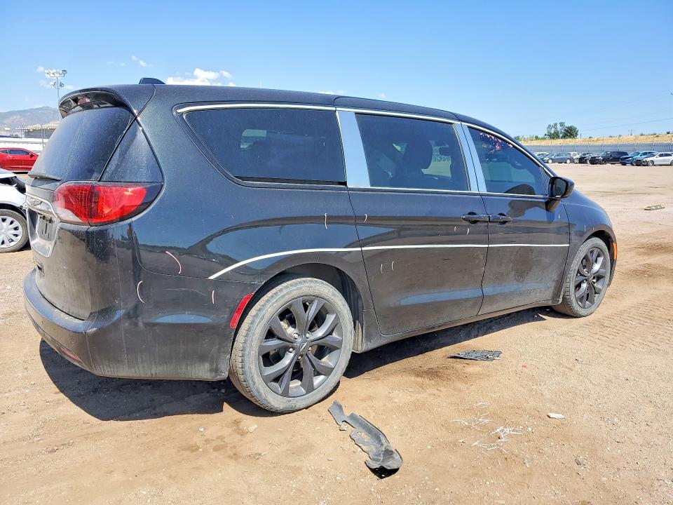 Продажа на аукционе авто 2019 Chrysler Pacifica, vin: 2C4RC1FG7KR560602, номер лота: 61542146