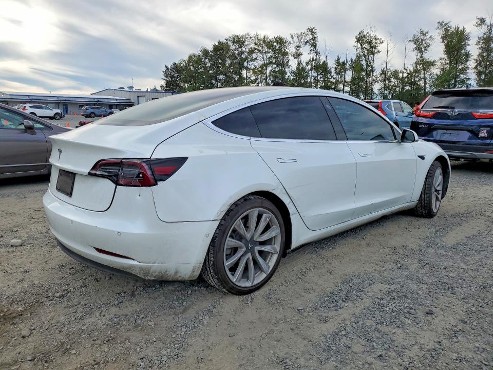 Продажа на аукционе авто 2018 Tesla Model 3, vin: 5YJ3E1EA3JF018498, номер лота: 63258756