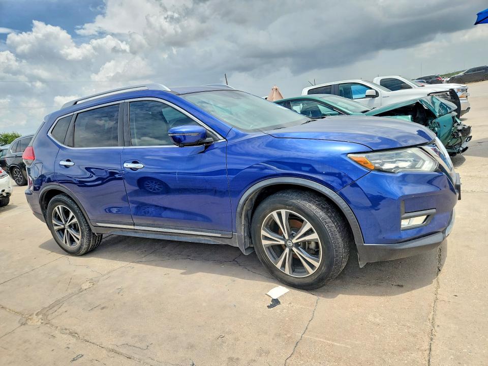 59404576 :رقم المزاد ، JN8AT2MT5HW140697 vin ، 2017 Nissan Rogue مزاد بيع