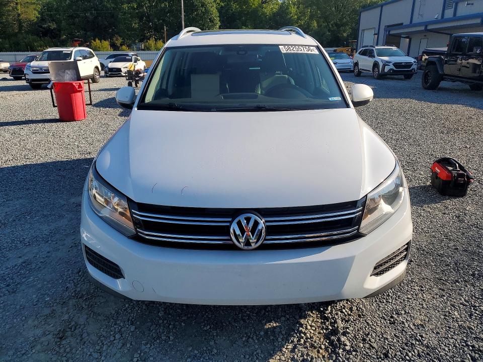 58255756 :رقم المزاد ، WVGRV7AX7HK019279 vin ، 2017 Volkswagen Tiguan مزاد بيع