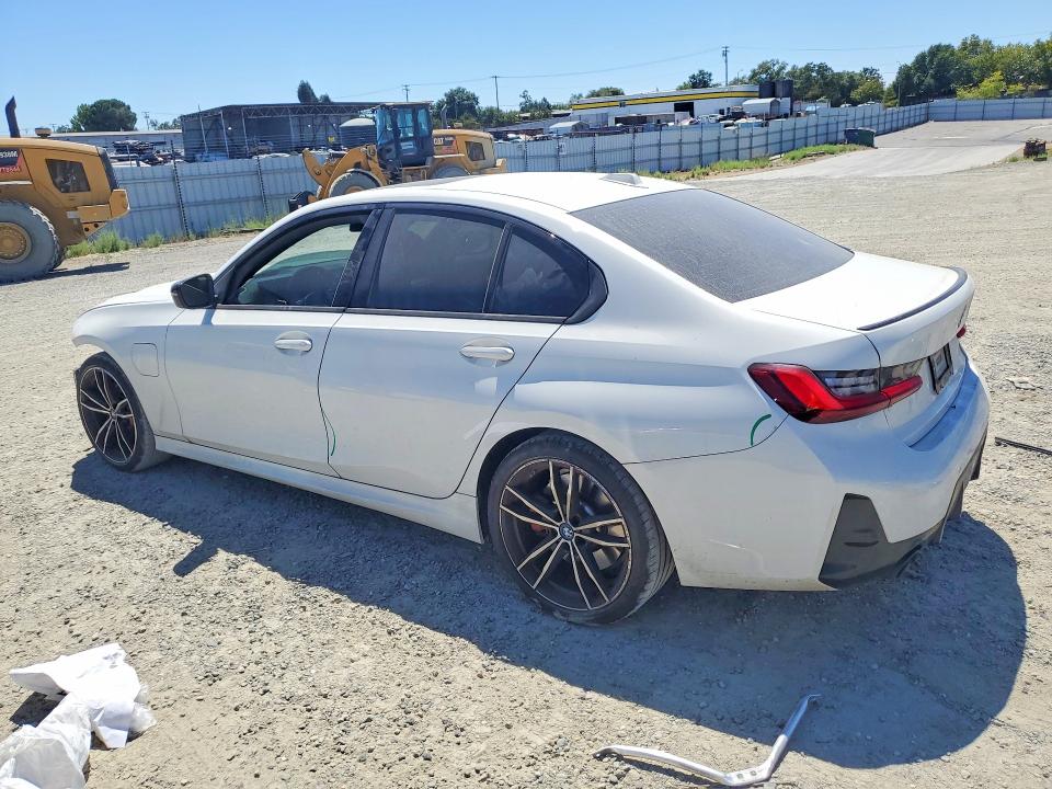 60437946 :رقم المزاد ، 3MW39FF09P8C97313 vin ، 2023 Bmw 330e مزاد بيع