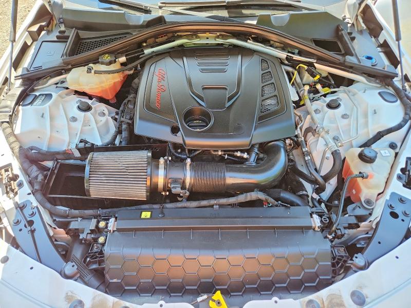 61247996 :رقم المزاد ، ZARFAEBN3H7555904 vin ، 2017 Alfa Romeo Giulia مزاد بيع
