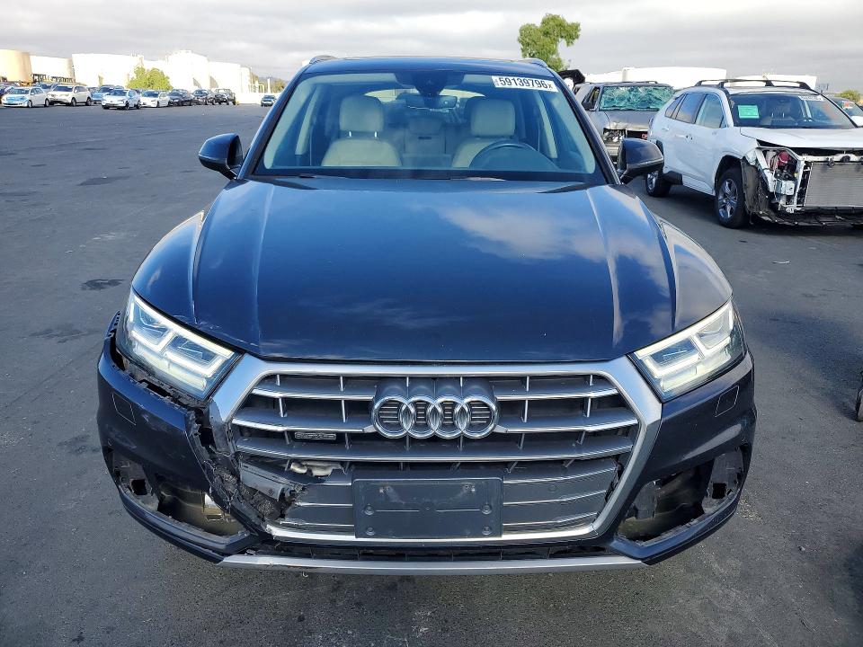 59139796 :رقم المزاد ، WA1BNAFY8J2100747 vin ، 2018 Audi Q5 مزاد بيع