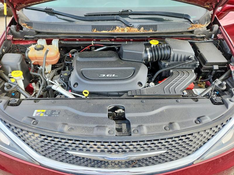 62661776 :رقم المزاد ، 2C4RC1BG2HR752492 vin ، 2017 Chrysler Pacifica مزاد بيع
