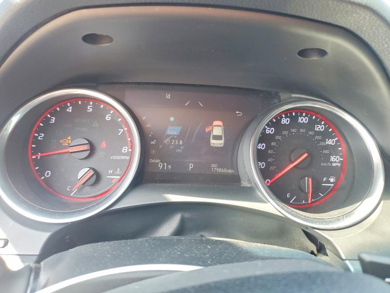 61417696 :رقم المزاد ، 4T1BZ1HKXJU006680 vin ، 2018 Toyota Camry مزاد بيع