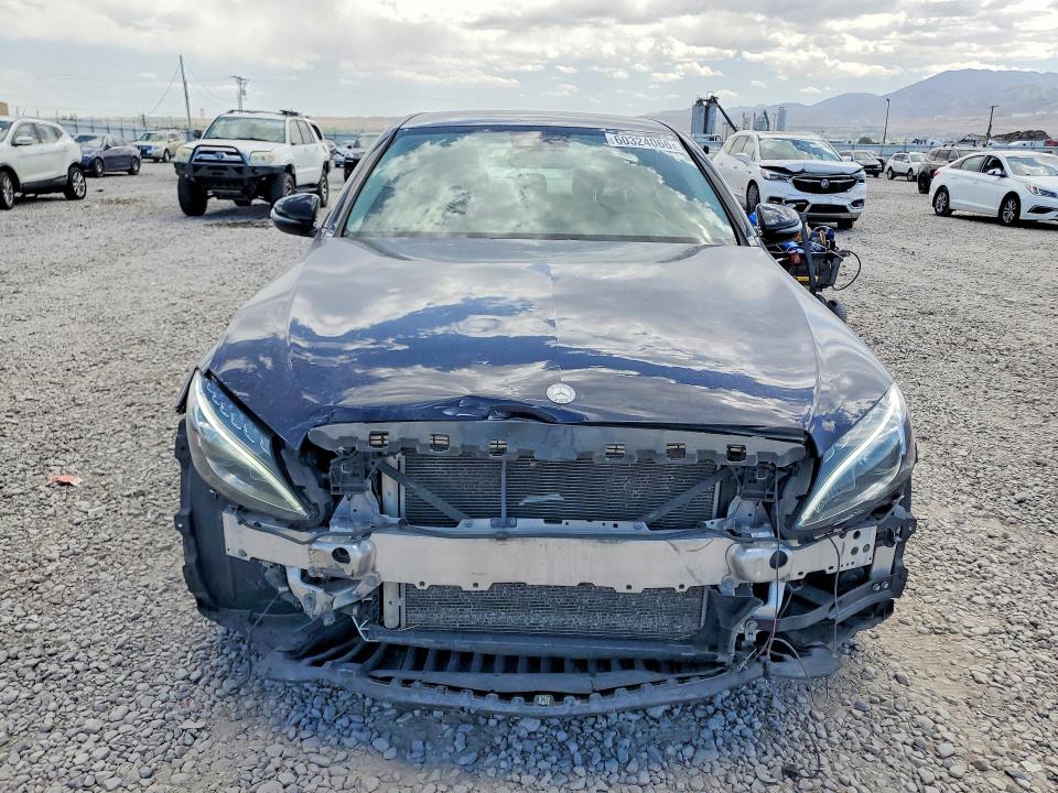 60324066 :رقم المزاد ، 55SWF4KB4HU186913 vin ، 2017 Mercedes-benz C مزاد بيع
