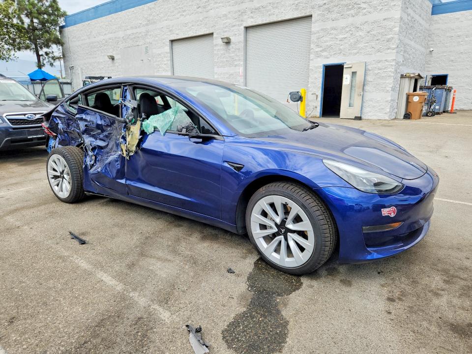 60868906 :رقم المزاد ، 5YJ3E1EA4PF384088 vin ، 2023 Tesla Model 3 مزاد بيع