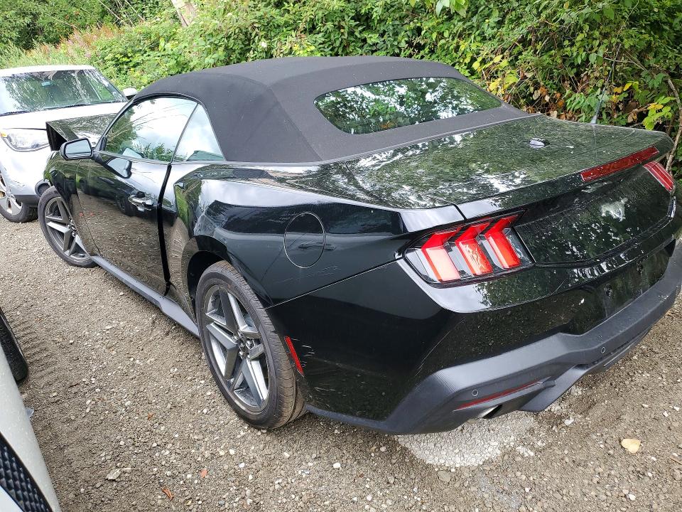 61674156 :رقم المزاد ، 1FAGP8UH4T5121152 vin ، 2026 Ford Mustang مزاد بيع