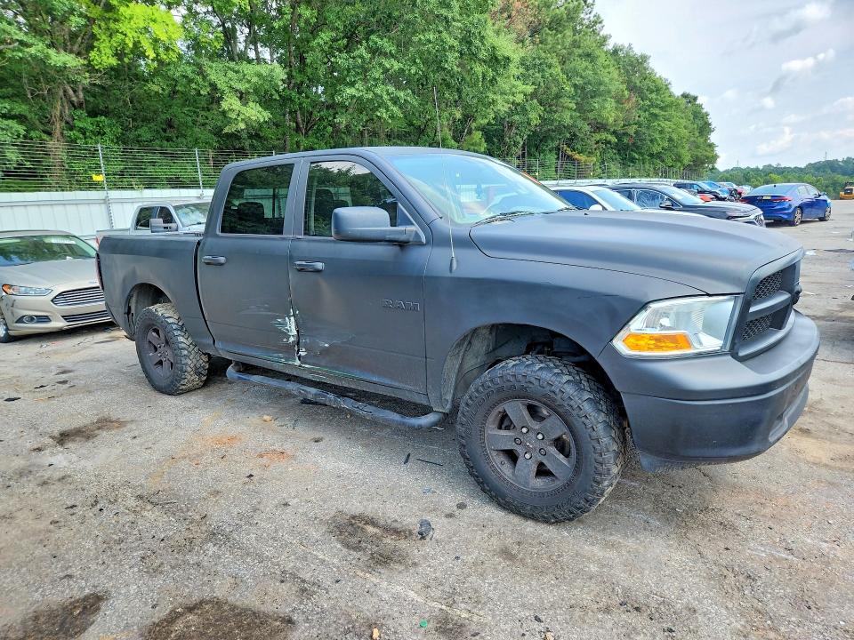 61915186 :رقم المزاد ، 1D3HV13T39S817715 vin ، 2009 Dodge Ram 1500 مزاد بيع