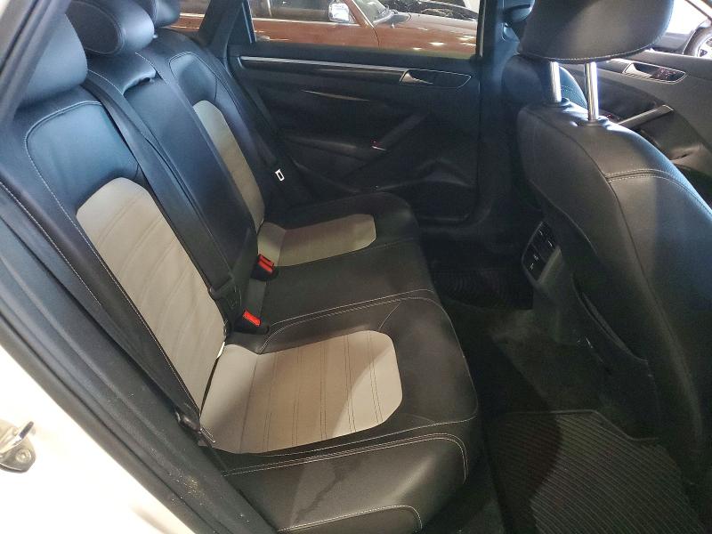 60291346 :رقم المزاد ، 1VWJM7A33JC036840 vin ، 2018 Volkswagen Passat مزاد بيع