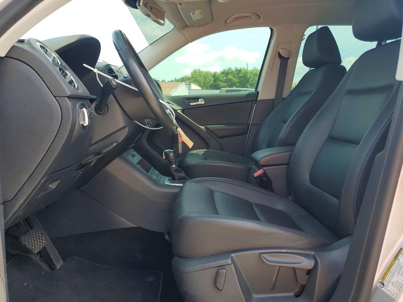 59959246 :رقم المزاد ، WVGAV7AX0HK026555 vin ، 2017 Volkswagen Tiguan مزاد بيع