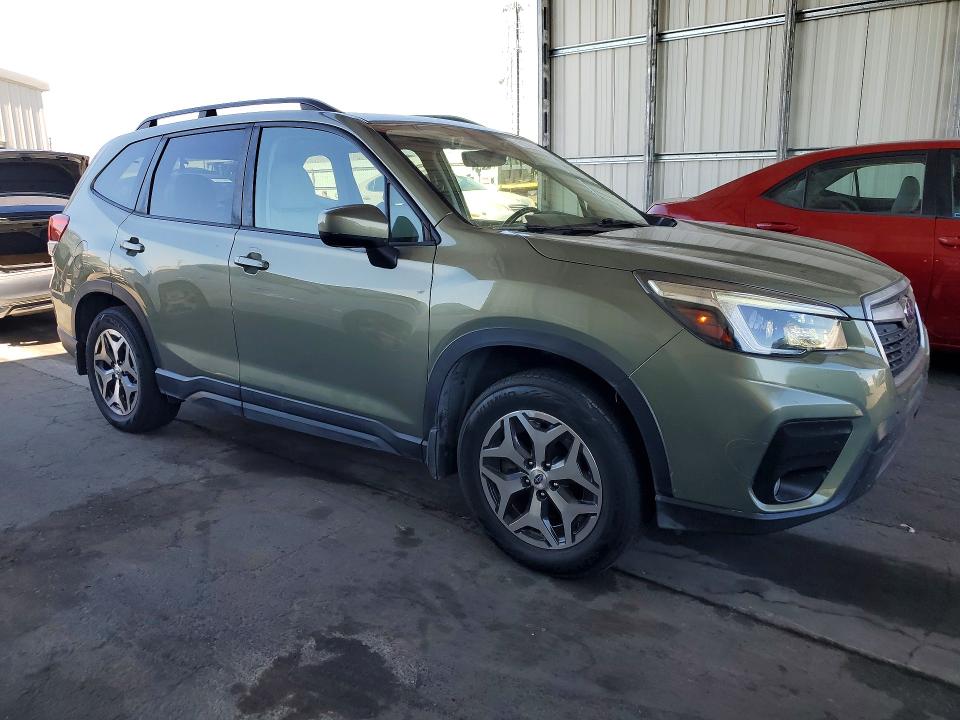 Продажа на аукционе авто 2021 Subaru Forester, vin: JF2SKAFC5MH404575, номер лота: 61549556