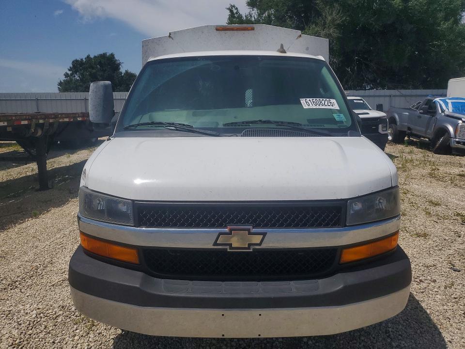 61608226 :رقم المزاد ، 1HA0GRFG1KN002071 vin ، 2019 Chevrolet Express G3500 مزاد بيع