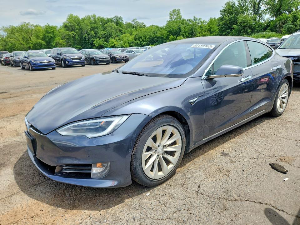 59189106 :رقم المزاد ، 5YJSA1E25JF272018 vin ، 2018 Tesla Model S مزاد بيع