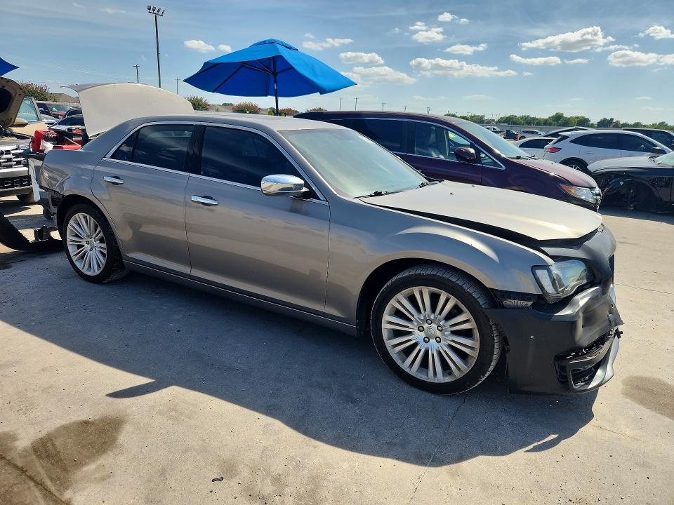 2014 Chrysler 300c მანქანა იყიდება აუქციონზე, vin: 2C3CCAET2EH167982, აუქციონის ნომერი: 62645026