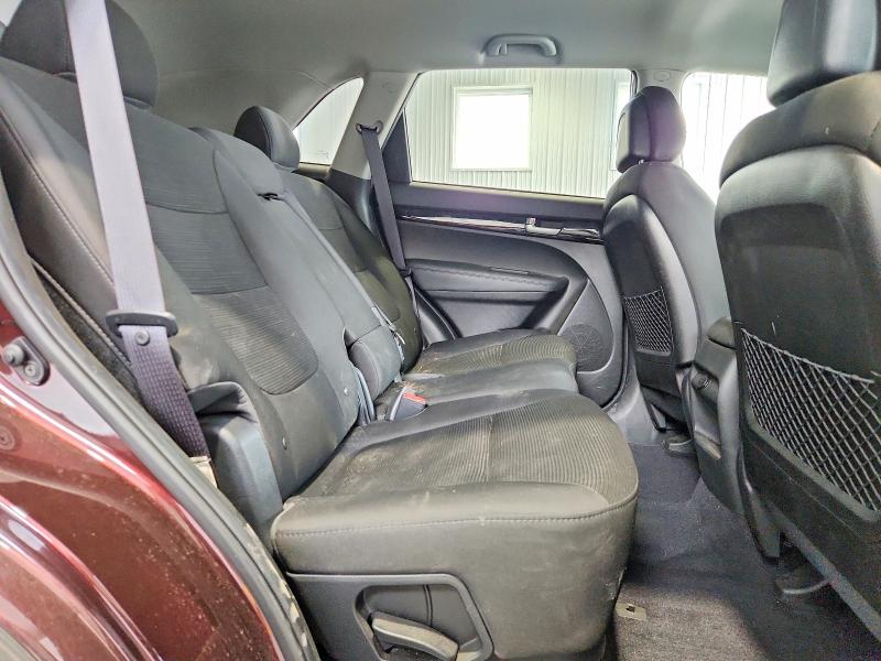 61144106 :رقم المزاد ، 5XYKT3A62EG527592 vin ، 2014 Kia Sorento مزاد بيع
