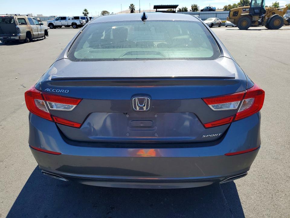 59285036 :رقم المزاد ، 1HGCV1F30JA076675 vin ، 2018 Honda Accord مزاد بيع