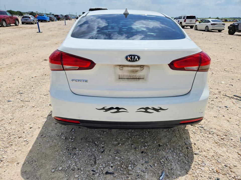 2017 Kia Forte მანქანა იყიდება აუქციონზე, vin: 3KPFK4A77HE076213, აუქციონის ნომერი: 62415166