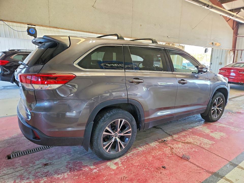 Продаж на аукціоні авто 2019 Toyota Highlander, vin: 5TDBZRFH6KS950430, номер лоту: 62350896