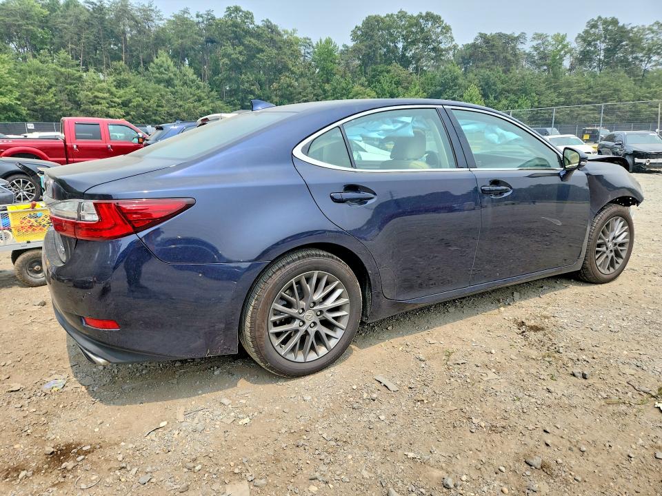 61302796 :رقم المزاد ، 58ABK1GG4JU105957 vin ، 2018 Lexus Es مزاد بيع