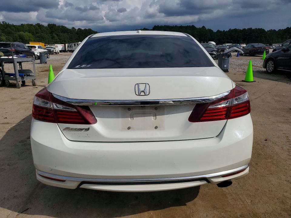 Продажа на аукционе авто 2017 Honda Accord, vin: 1HGCR2F80HA154128, номер лота: 61054376