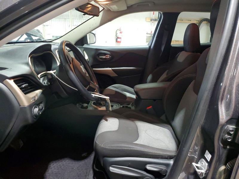 62487706 :رقم المزاد ، 1C4PJMCX0JD586592 vin ، 2018 Jeep Cherokee مزاد بيع
