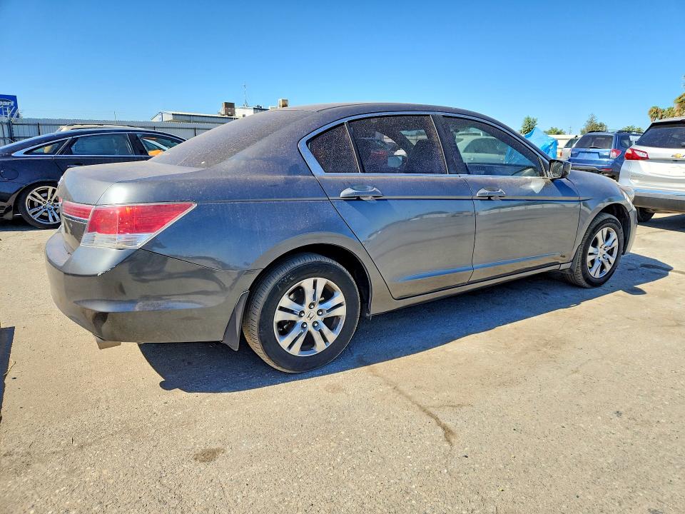 61638646 :رقم المزاد ، 1HGCP2F64BA122004 vin ، 2011 Honda Accord مزاد بيع