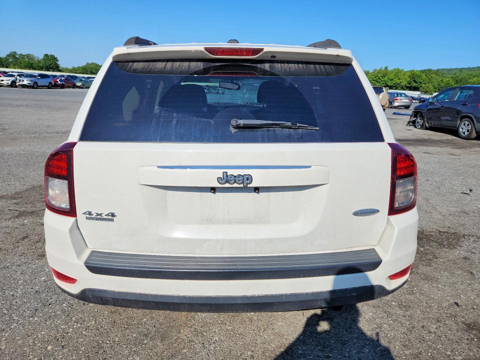 61042816 :رقم المزاد ، 1C4NJDEB4GD690942 vin ، 2016 Jeep Compass مزاد بيع