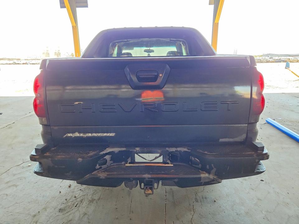 60520126 :رقم المزاد ، 3GNEC13T83G141124 vin ، 2003 Chevrolet Avalanche مزاد بيع