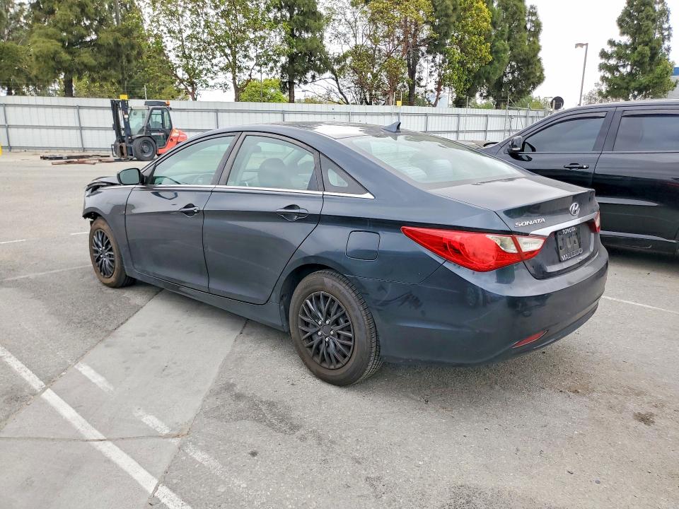 2011 Hyundai Sonata მანქანა იყიდება აუქციონზე, vin: 5NPEB4AC6BH017584, აუქციონის ნომერი: 85792655
