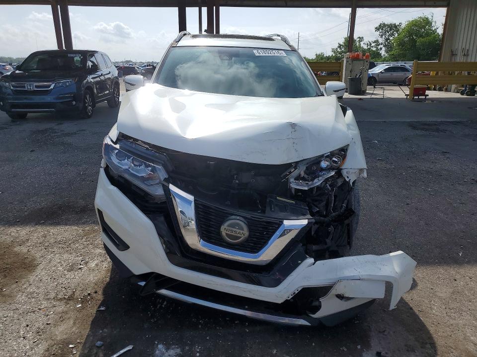 61892516 :رقم المزاد ، 5N1AT2MV4JC825628 vin ، 2018 Nissan Rogue مزاد بيع